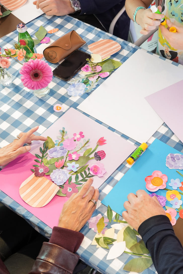 Taller de arreglos florales en papel